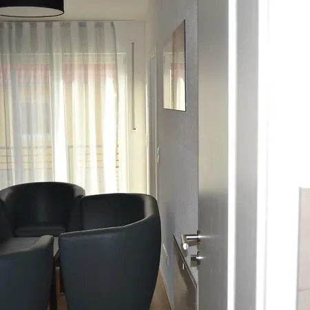 Lägenhetshotell Sebastian 4*