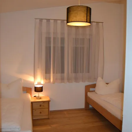 Lägenhetshotell Sebastian 4*