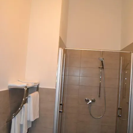 Sebastian 아파트호텔